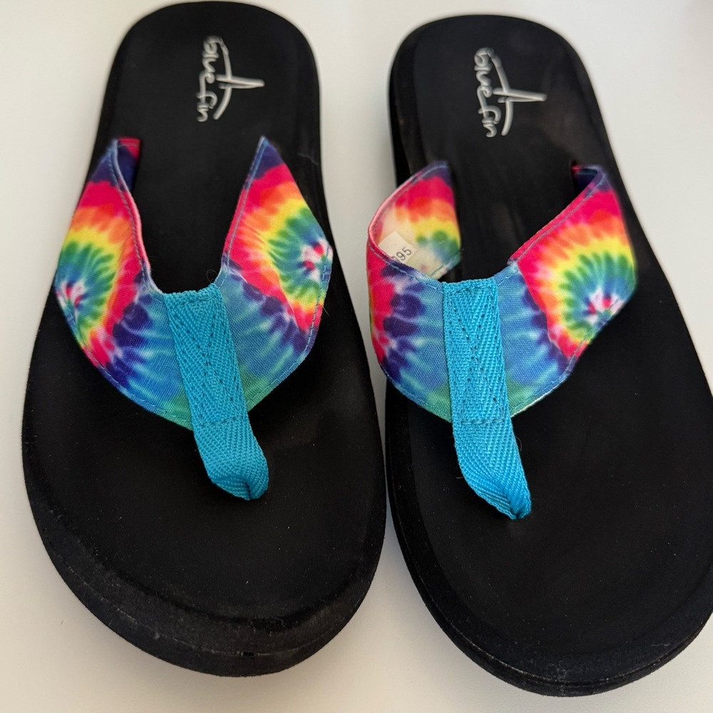 Blue Fin Women's 8 Black Blue Pink Tie Dye Flip Flop Sandals Shoes Comfortable